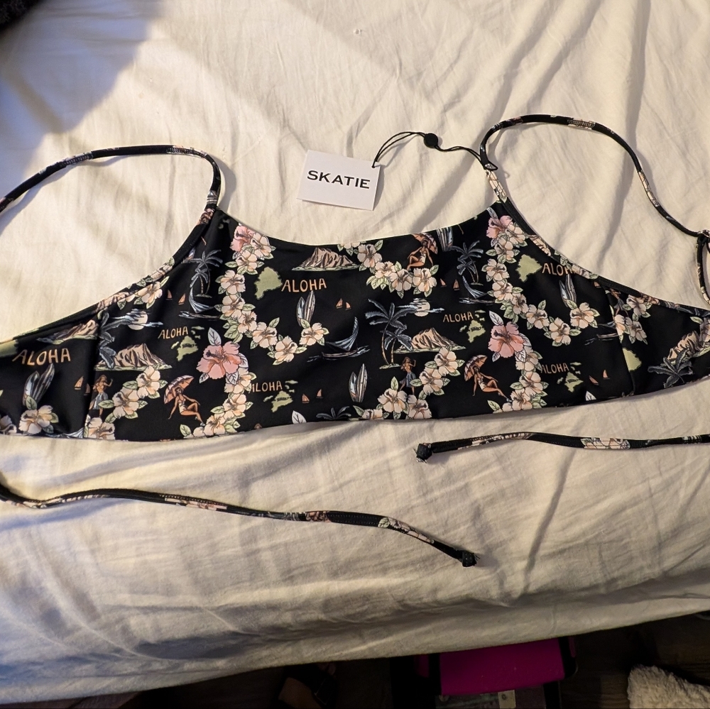 Skatie Maui Print Maddie Swim Top